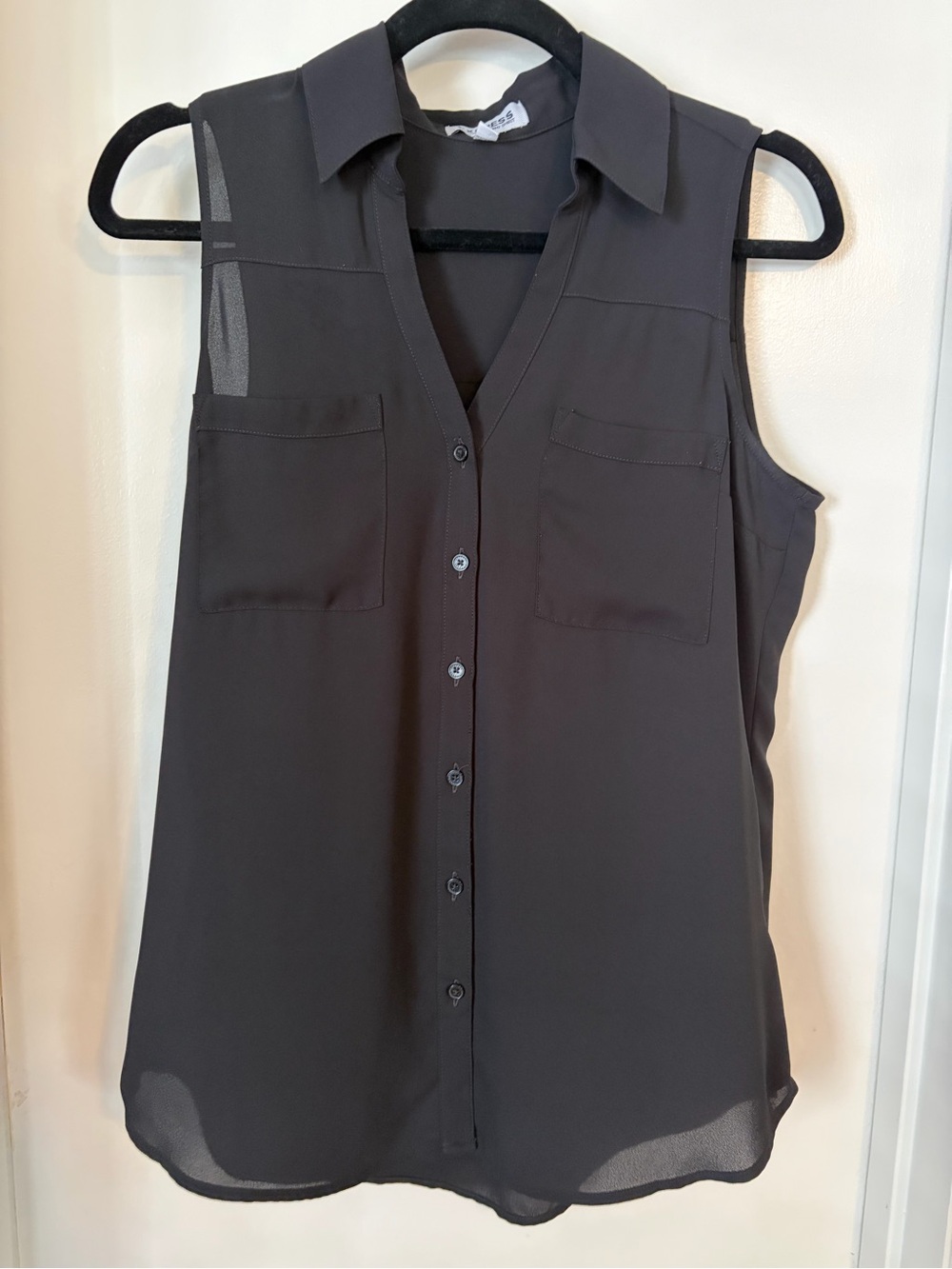 Express Sleeveless Button-Down Blouse in Black